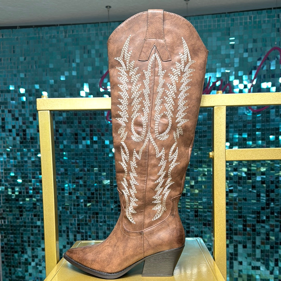 COWGIRL BOOTS